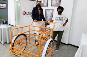 883b8d_231731ad97b046f2b548b38d95a4de2e_mv2