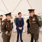 El alcalde Beto Granados participó en ceremonia militar y acompañó a graduados de la Primaria “Frida Kahlo”