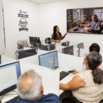 Fortalecen DIF Matamoros y Oxxo habilidades digitales de los adultos mayores con taller de computación